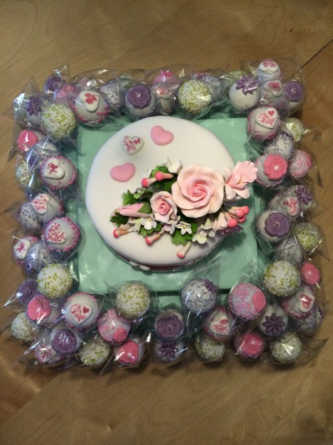 Wedding Cake & Pops 03