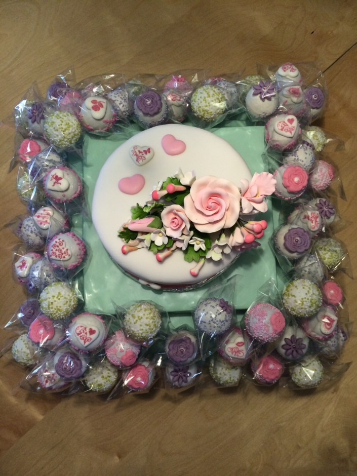 Wedding Cake & Pops 03